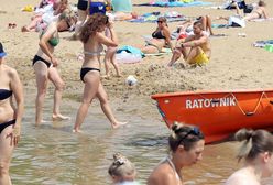 Zarabiają nawet 700 zł. Cały dzień spędzają na plaży