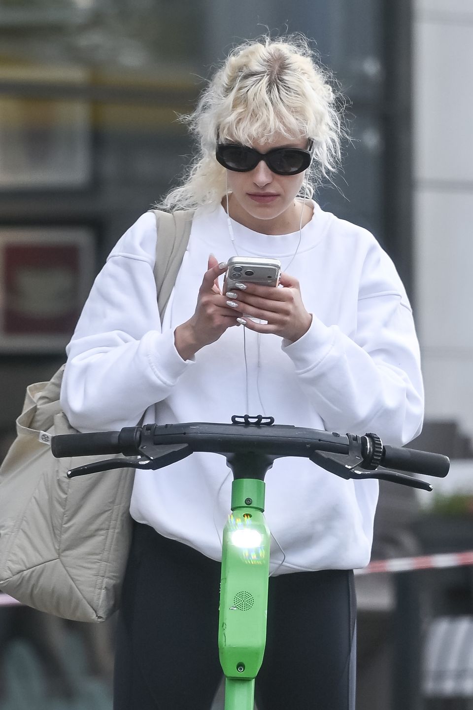 Helena Englert po treningu mknie na czerwonym świetle