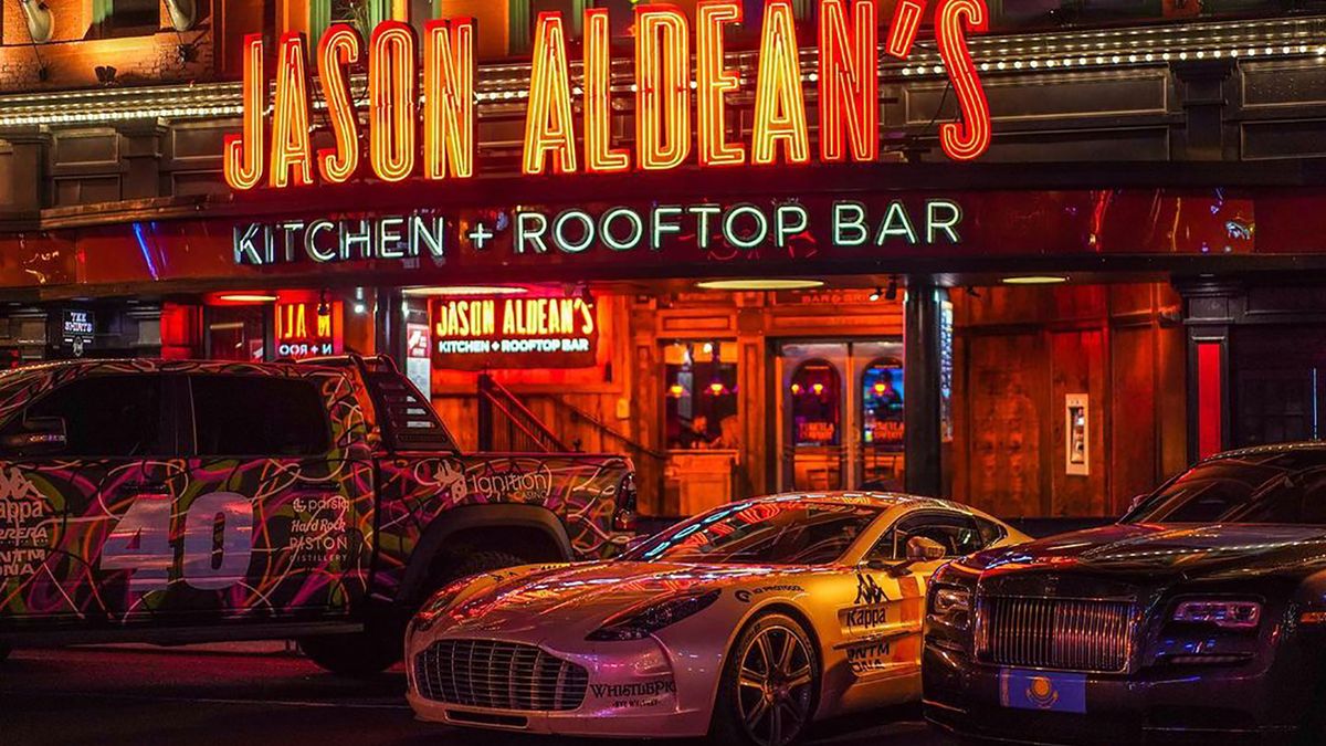 Gumball 3000 to nie gra wideo. Zdjęcia z rajdu zapierają dech w piersi 1