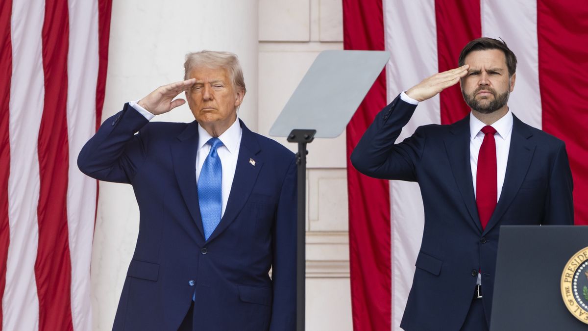 Trump zanotował wzrost poparcia