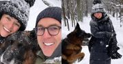 Katarzyna Cichopek i Maciej Kurzajewski szaleją w śniegu z owczarkiem Bono. Widać, że pies polubił nową panią? (ZDJĘCIA)