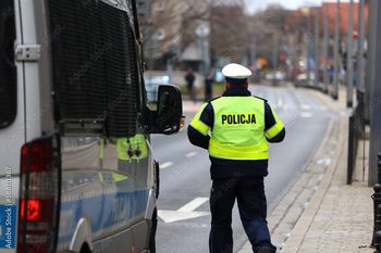 Wpadli z promilami na elektrycznych hulajnogach. Zatrzymani będą odpowiadać przed sądami