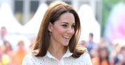 Kate Middleton uwielbia zwiewne sukienki w kwiaty. Przypominamy jej stylizacje z Chelsea Flower Show, które pokochali fani
