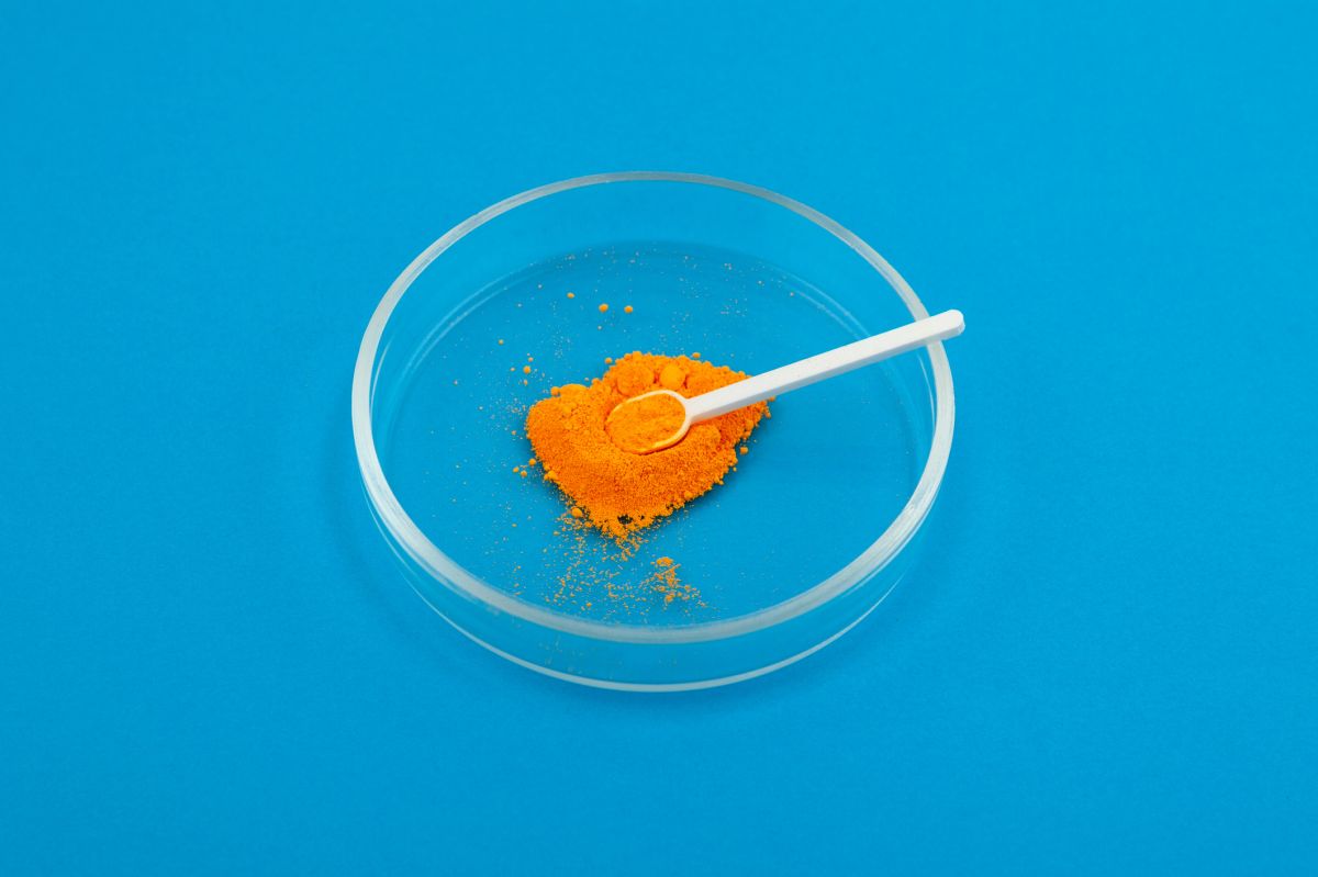 Tartrazine is widely used, but it arouses controversy.