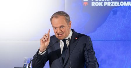 Tusk podzielił Polaków. Takiego sondażu jeszcze nie było