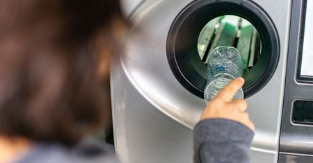 Lidl uruchomi w Lublinie butelkomat. Klienci wymienią butelki PET na bon na zakupy