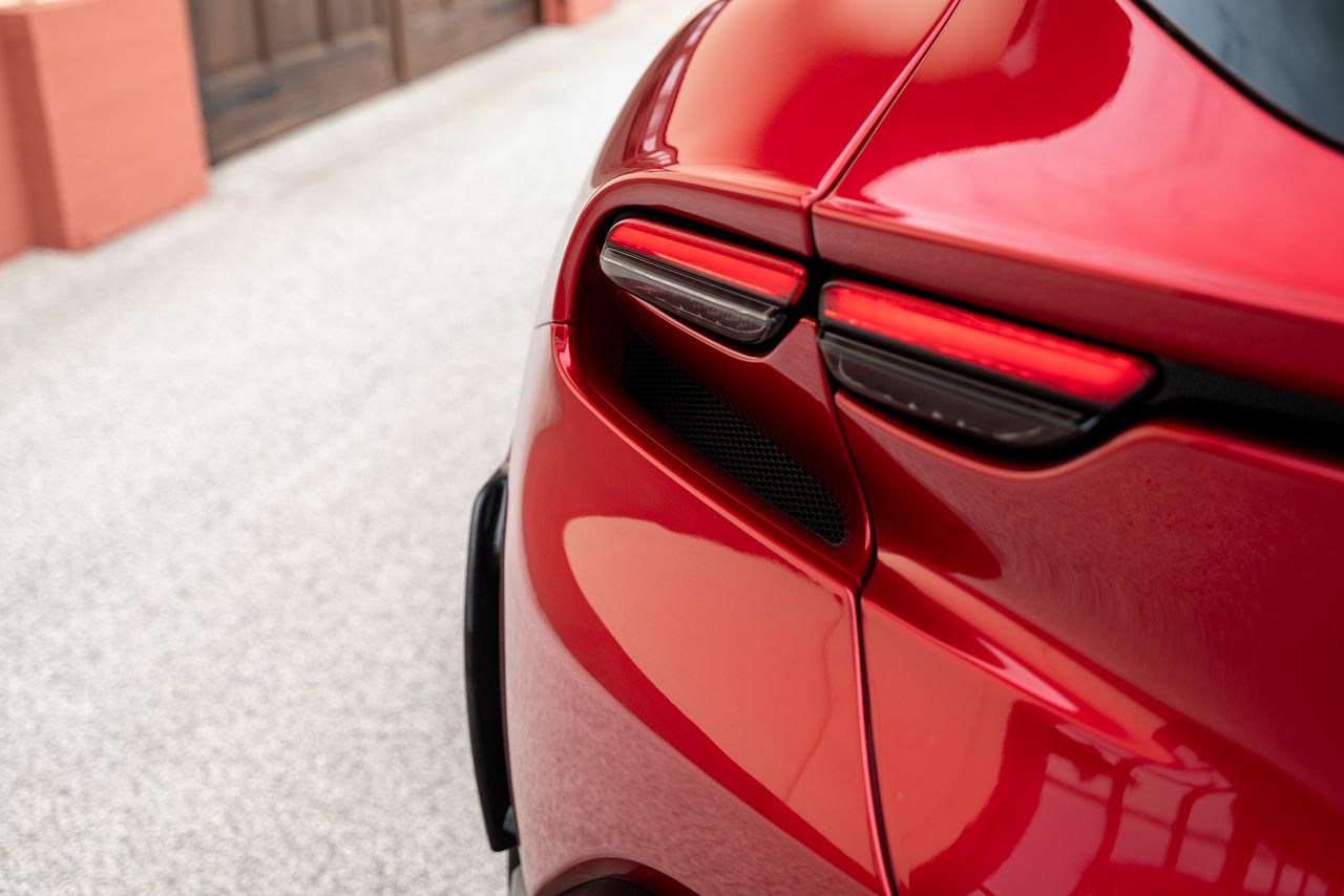 Ferrari Purosangue Handling Speciale