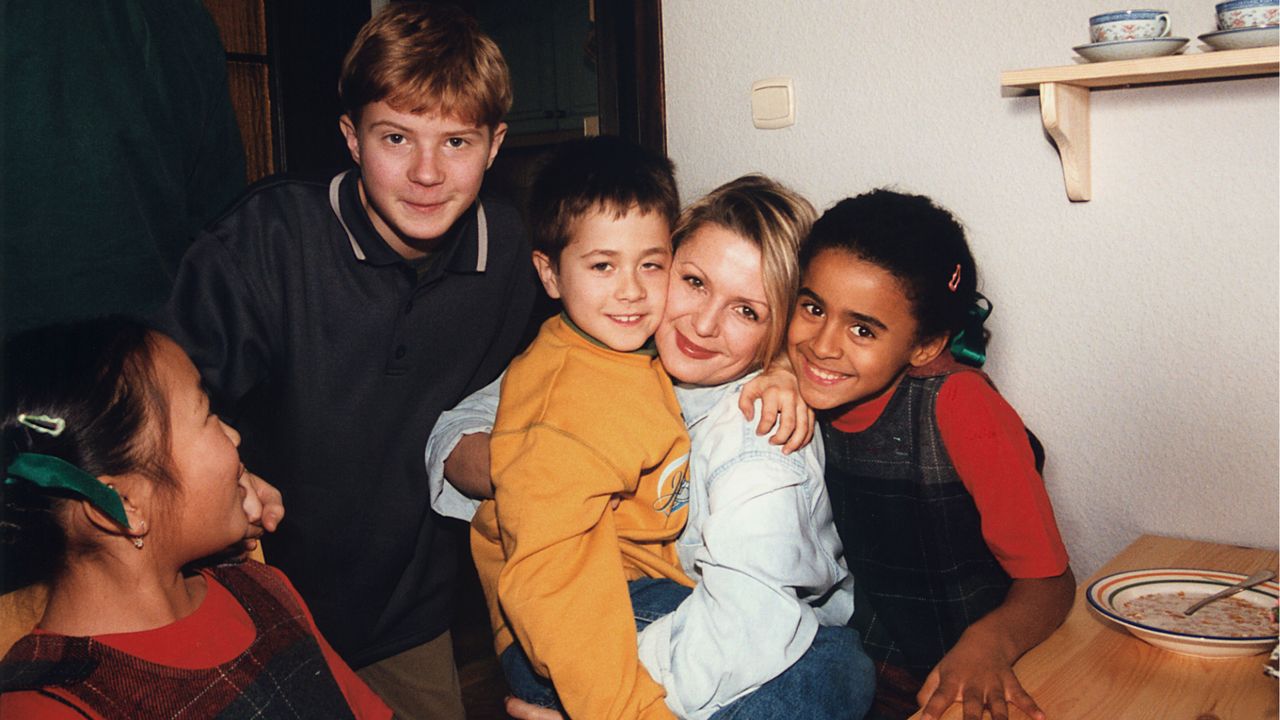 Polsat z pięknym gestem dla fanów. Świetne wieści ws. odcinków "Rodziny zastępczej"