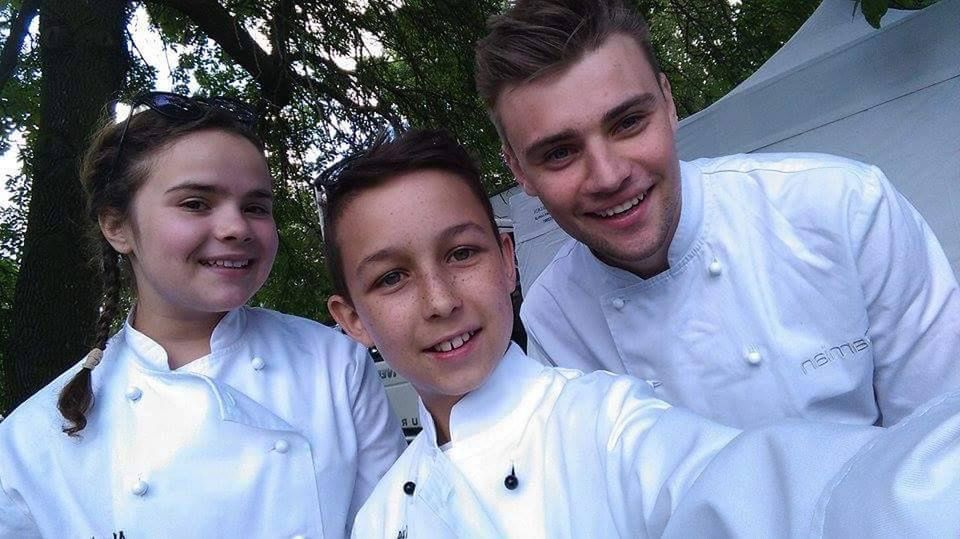 Kuba Tomaszczyk przed laty z Natalią Paździor i Damianem Kordasem