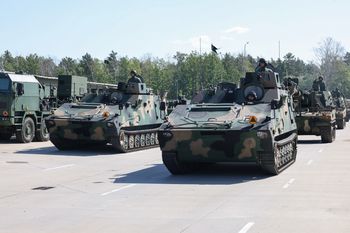 Pojadą ulicami Warszawy. Taki sprzęt zobaczymy na defiladzie