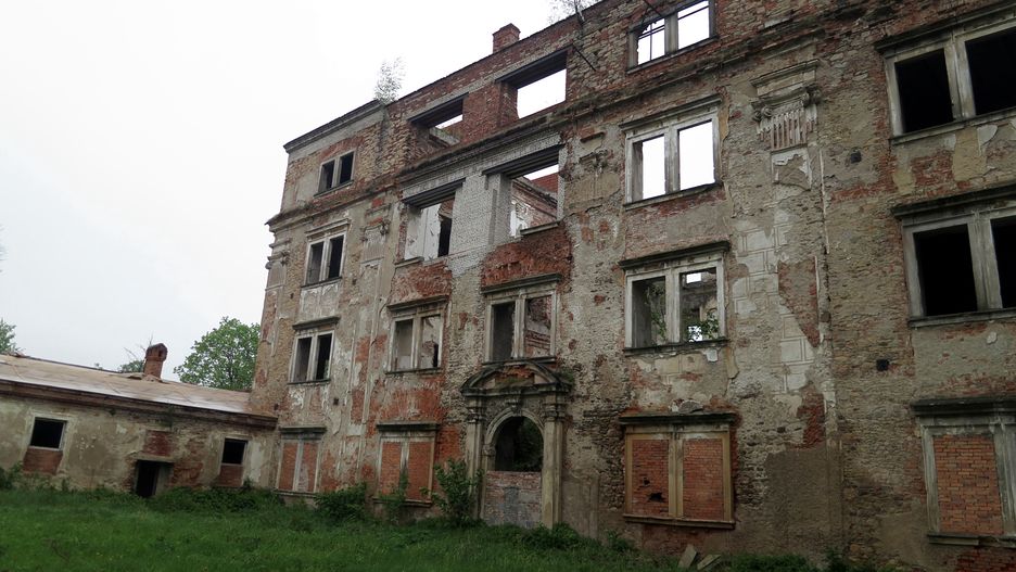 Ruiny pałacu w Wilkanowie z XVII w.
