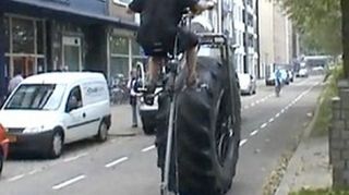 Monsterbike, czyli potężny, miejski trójkołowy rower [wideo] 1