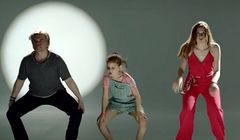 Julia Kamińska i Jarosław Boberek śpiewająco promują „owoce i warzywa w szkole” (wideo)