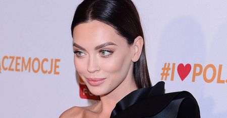 Edyta Zając jak syrena. Wynurza się z basenu, a fani komplementują