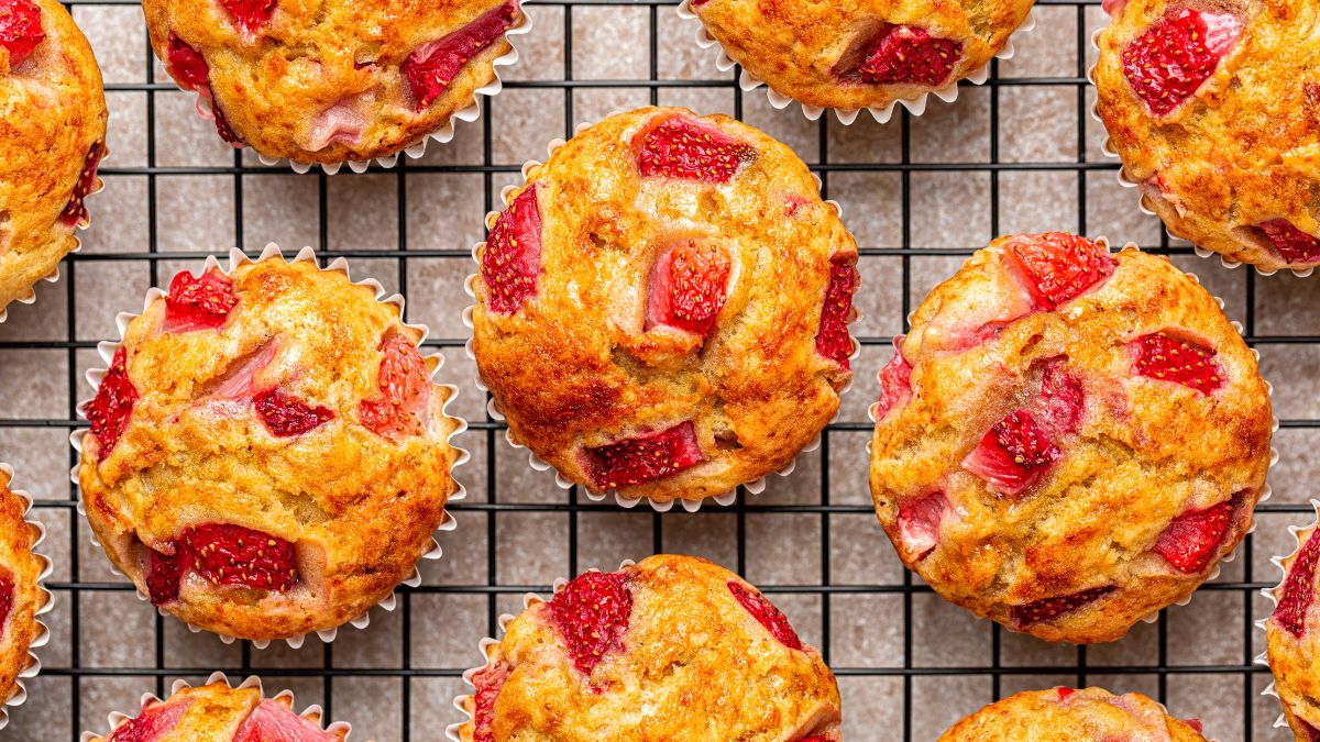 Muffinki bananowe z truskawkami