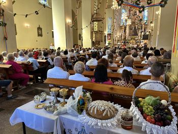 Lubochnia: Święto plonów. Fantazyjne wianki, piękny korowód, procesja i odpust