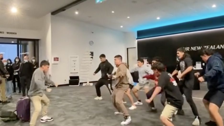 Haka na lotnisku w Nowej Zelandii 