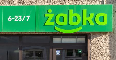 "Obiady czwartkowe" w Żabce. Tylko za 7,99 zł