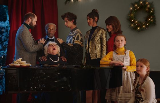 Kolędowanie z niespodziankami w bożonarodzeniowej kampanii TK Maxx (wideo)