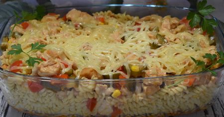 Leniwa zapiekanka z makaronem i kurczakiem