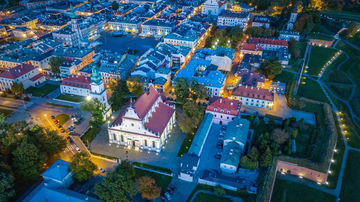 Zamość wieczorową porą