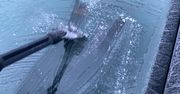 Skrobiesz szyby skrobaczką? Eksperci mówią o jednym, popularnym błędzie