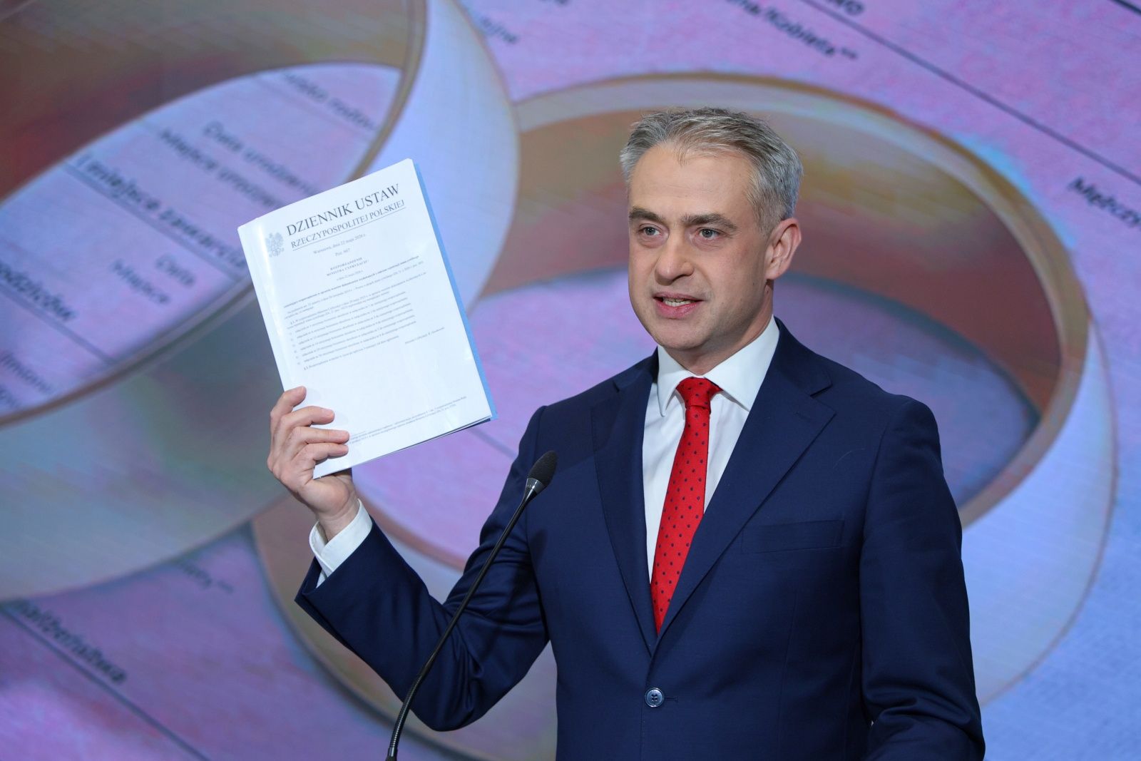 Nowe prawo dla par jednopłciowych: koniec upokorzeń w Polsce