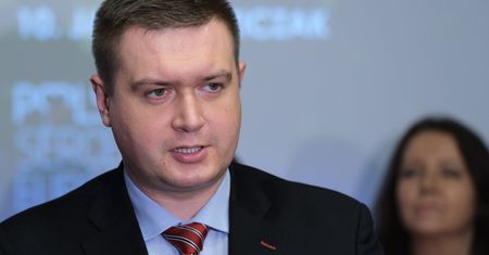 Poseł PiS dał przykład innym. Pomaga, ryzykując własne życie