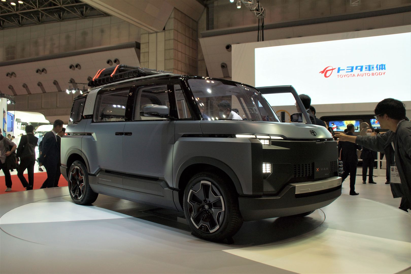 Toyota X-Van Gear Concept