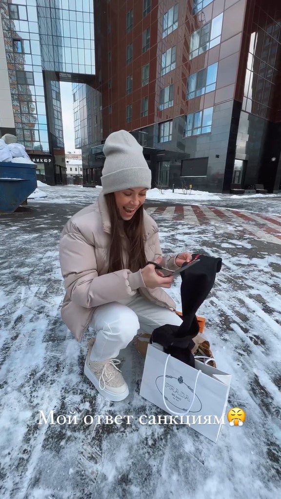 Rosyjska influencerka niszczy markowe rzeczy