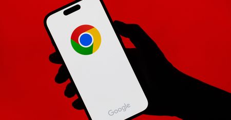 Chrome "po cichu" pobiera 4 GB danych. To model AI