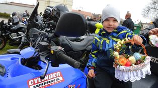 Motoświęconka w Uniejowie 2026. Wielkanocne spotkanie motocyklistów w Bazylice Mniejszej. Była dobra energia i wyjątkowa atmosfera