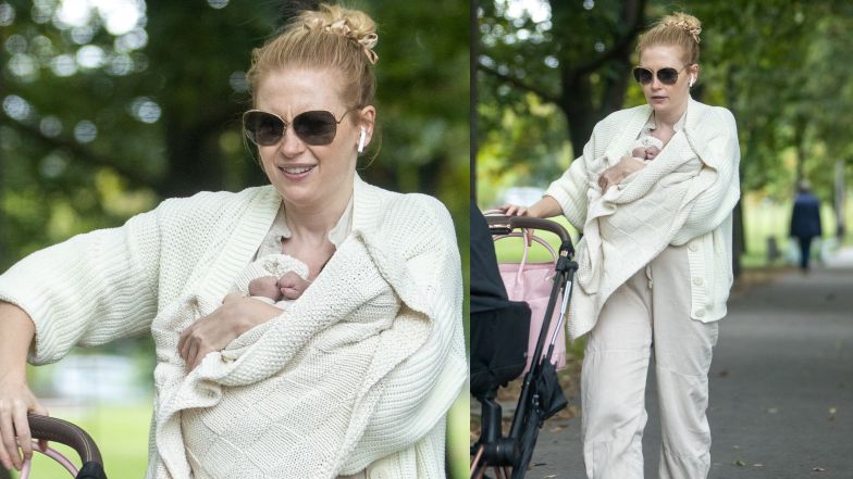 Paulina Chapko na spacerze z synem