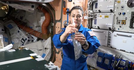 Co piją astronauci w kosmosie? Tak to robi NASA