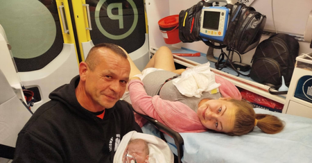 Szczecin. Kolejny poród w karetce. "Gratulacje dla mamy i dla załogi"