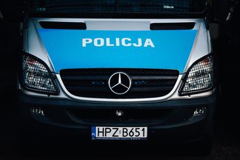 Spory przelew do Sudanu. Pilny apel policji po akcji w Piasecznie