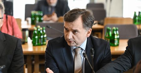 Ziobro stawił się na komisji regulaminowej. "Jestem ofiarą działań Tuska"