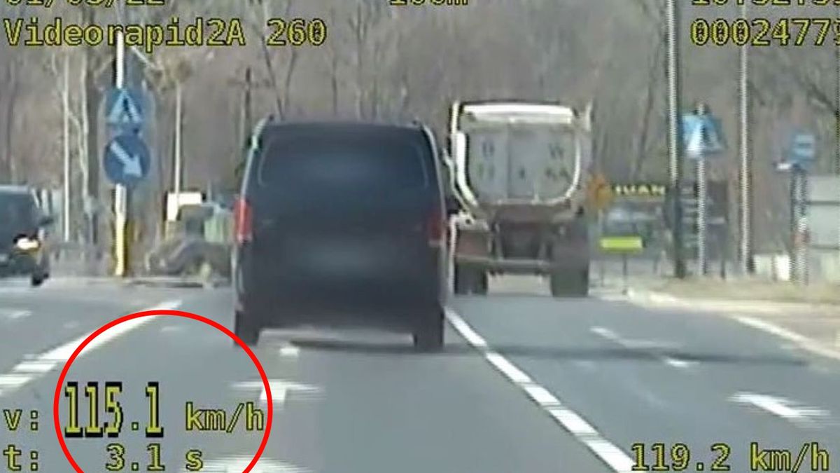 Kierowca karawanu pędził przez teren zabudowany 