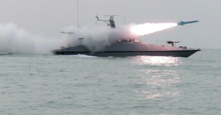 USA o krok od ataku na Iran. Eksperci o zaangażowaniu Chin i Rosji. "Interwencja nie wchodzi w grę"