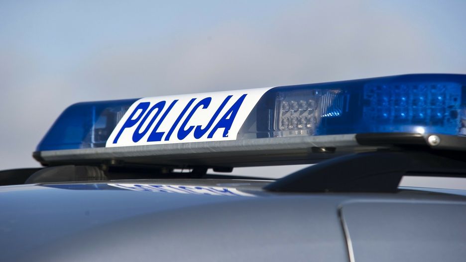 Wypadek w Rembertowie. Pojazd dachował