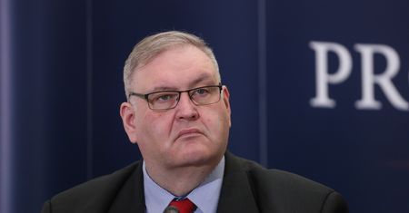 Sędzia TK pojechał limuzyną po wódkę. Został przyłapany
