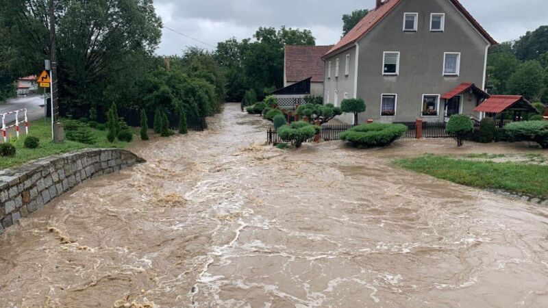 Nadciągają potężne ulewy. Alarm przeciwpowodziowy pod Wrocławiem