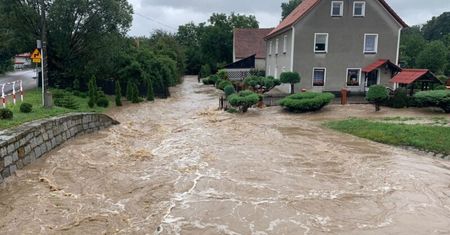 Nadciągają potężne ulewy. Alarm przeciwpowodziowy pod Wrocławiem