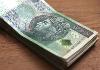 Złoty reaguje na decyzję RPP. Umacnia się względem euro i dolara