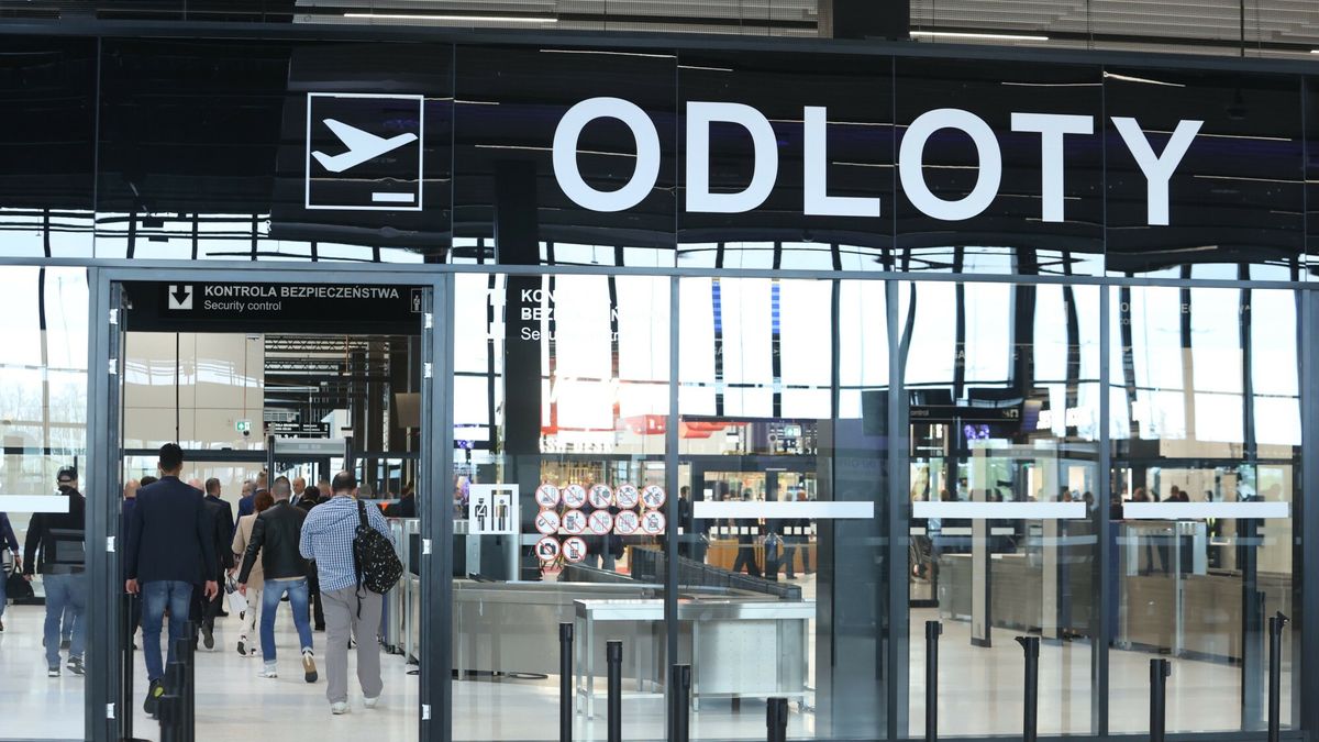 Uroczysto?? otwarcia lotniska w Radomiu
27.04.2023 Radom Uroczystosc otwarcia lotniska Warszawa-Radom fot. Tomasz Jastrzebowski/REPORTER
Tomasz Jastrzebowski/REPORTER