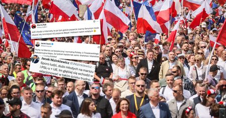 Marsze poparcia w Warszawie. Lawina komentarzy