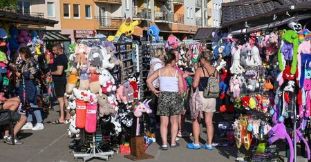 Szukają do pracy nad Bałtykiem. Tyle płacą na stoisku z pamiątkami