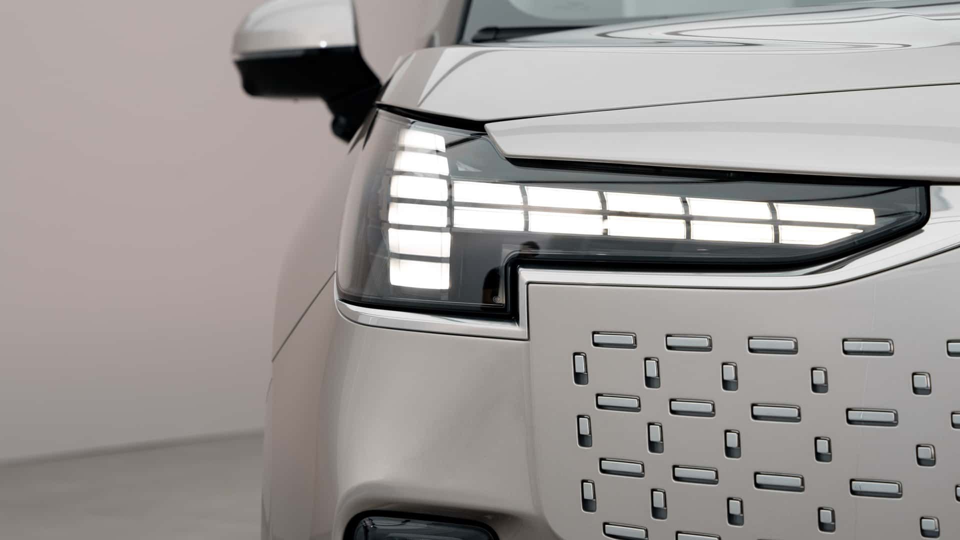 Volvo EM90