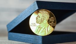 Nobliści na Impact’26. Daron Acemoğlu i Olga Tokarczuk dołączają do programu