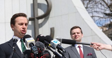 Koronawirus w Polsce. Krzysztof Bosak chce pójść w ślady USA. Domaga się zawieszenia składek na WHO